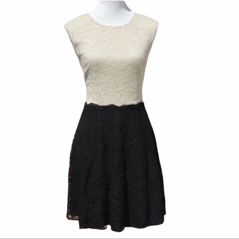 Betsey Johnson Black/Cream Lace Dress Sz 10 EUC - Picture 2 of 5